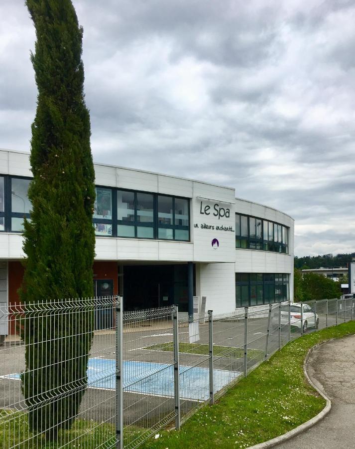 Appartement En Face Hopital Nord Saint-Priest-en-Jarez Eksteriør bilde